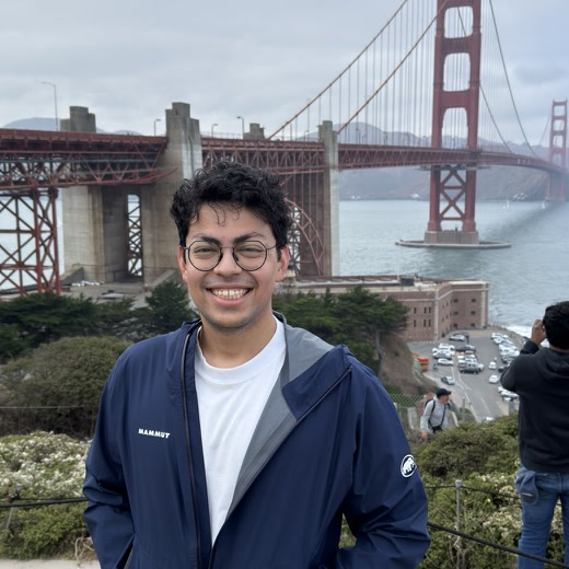 Sriyash Poddar at the Golden Gate Bridge